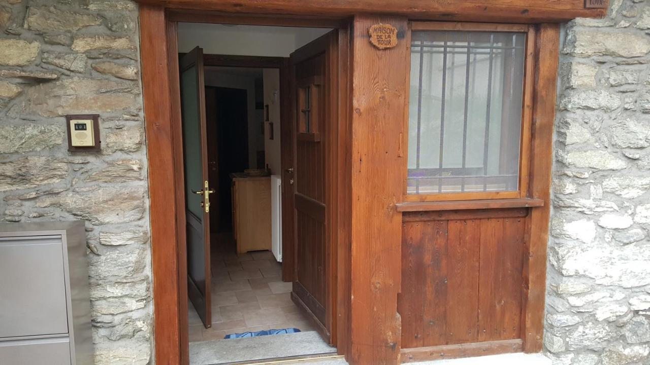 La Tour Apartment Gignod Exterior photo
